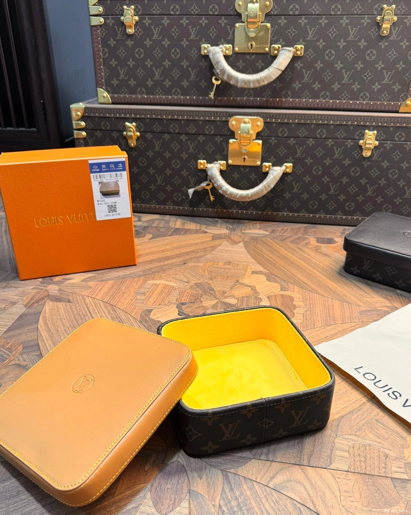 SQUARE JEWELRY BOX LV CUSTOM YELLOW 0815